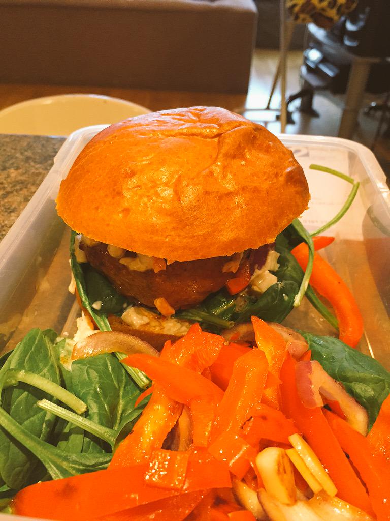 tomtaylor_7's tweet photo. Homemade Pork &amp; Chorizo Burger #GetStuffed #GetStacked @rogerwhite86 @n_stevenson #dirtybulkingneversulking http://t.co/vs8uQ3mEC1