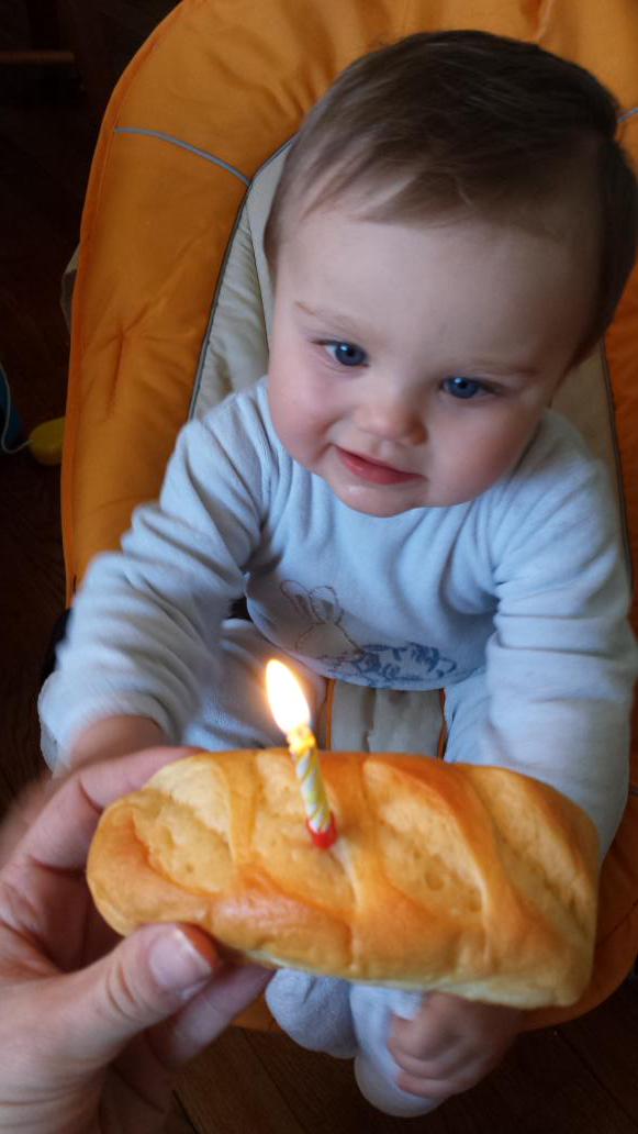 mes2amours71's tweet photo. @BensettiRayane aujourd'hui c'est mon anniversaire tout comme toi, alors souffle la bougie avec moi..... http://t.co/gtL7YbPekT