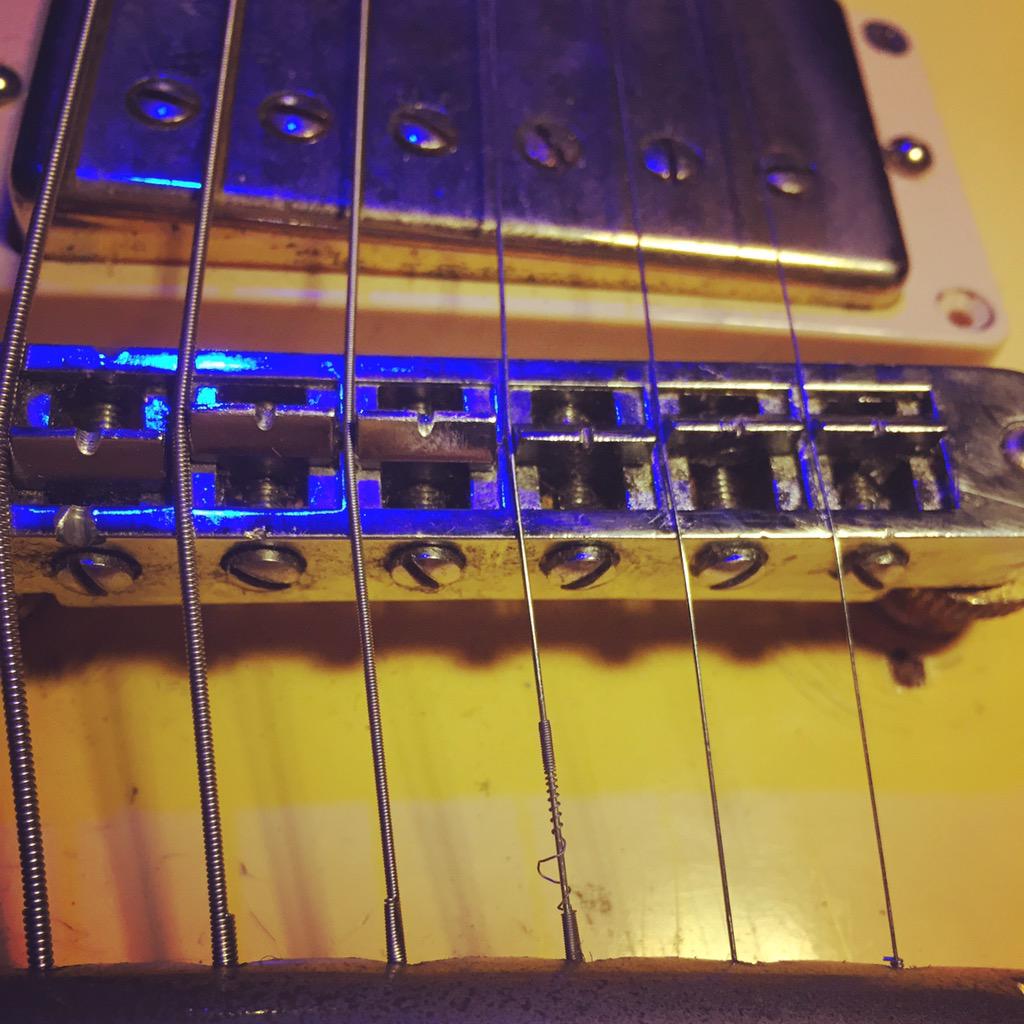 mobileguitars's tweet photo. Smoothing saddles, extracting a broken screw, and questioning quality control of these strings #Gibson #LesPaul http://t.co/0rAz4eceue