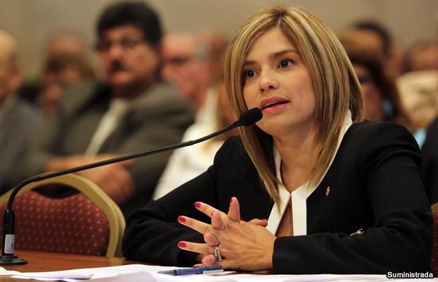 <a href="/SenadoPR/">Senado de Puerto Rico</a> aprueba nominación de presidenta de la <a href="/CEEPuertoRico/">CEE de Puerto Rico</a> – ow.ly/Lp6iQ
<a href="/ProfAngelRosa/">Angel Rosa</a>
<a href="/mtsenadora/">Mari Tere Senadora</a>