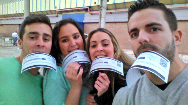 jesulitorres_11's tweet photo. Una de romeo santos desde sevilla http://t.co/i2qBviZQFY