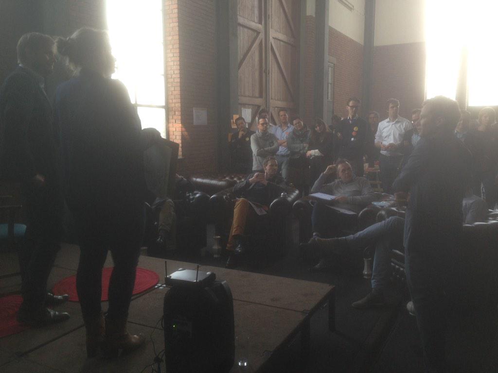 neelekistemaker's tweet photo. Concepten ontwikkelen voor Buurkracht van Enexis in grote co-creatie Jam.. Nu de Dragon's Den! http://t.co/WNhDpX5Awv