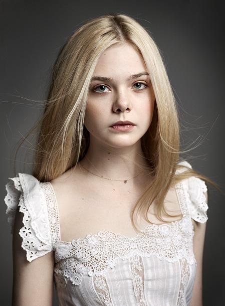 Happy 17th Birthday to the Beautiful Elle Fanning! :D (though I think your sister is prettier than you, but anyway!) 