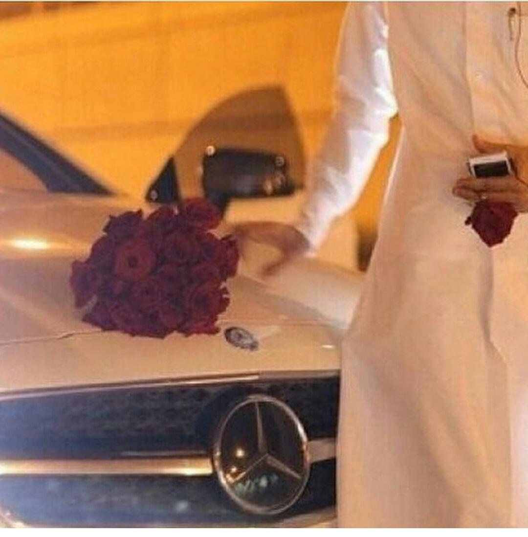 اهديك عمري بس متردد انها  ما يكفي