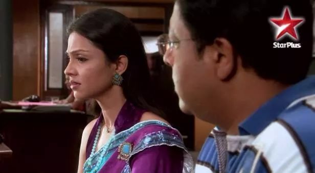 PKDHOfficial's tweet photo. Avantika sees Harish shaking his leg vigorously while sitting and says him to stop it. #PKDHRevisited #Epi89 http://t.co/yIt6XRhTe2