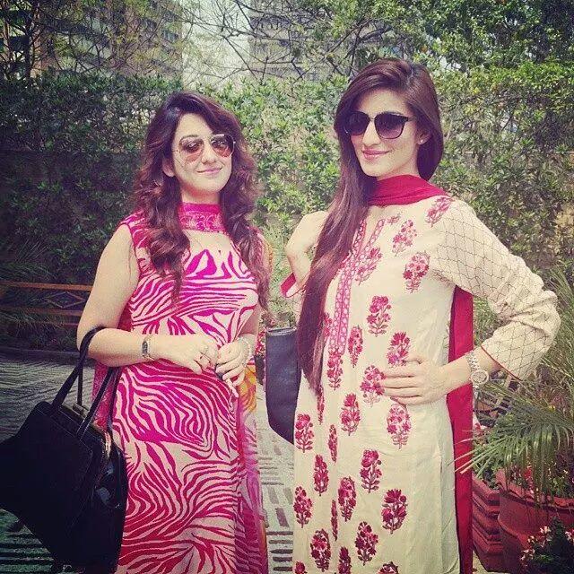 PakistanFemale's tweet photo. Nabeeha Ejaz(Geo news) &amp;  quratuain Arif (Dunya news) http://t.co/xGYu3dMFwu