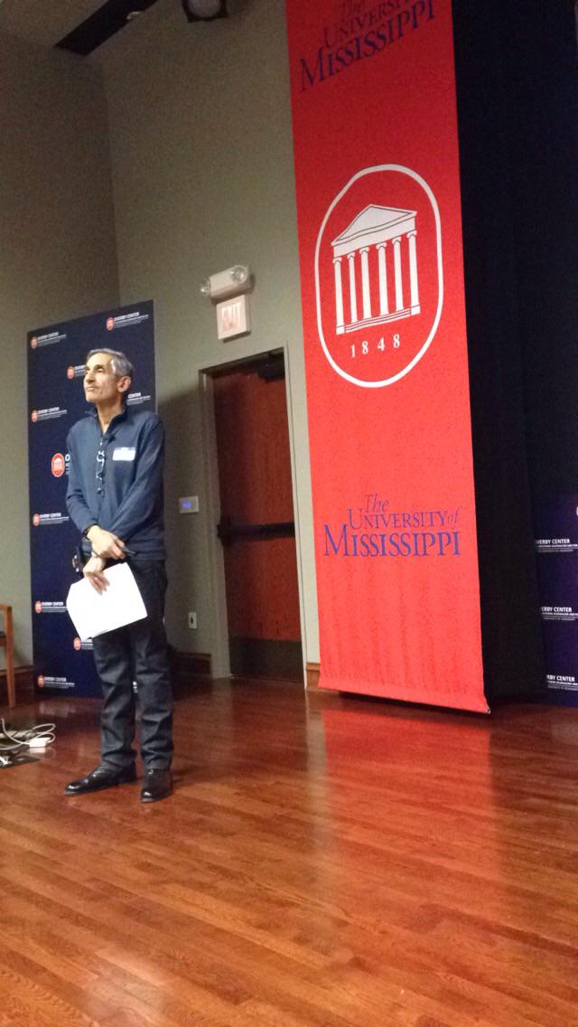 olemissjourimc's tweet photo. Lewis D'Vorkin has taken the stage! He is discussing the @Forbes business and content model: #innovate2015 http://t.co/ugsdMas6ck