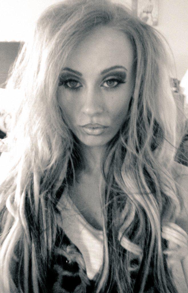 tw-pornstars-carmel-anderson-twitter-selfie-bighairdontcare