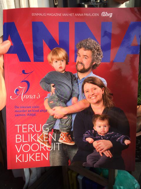 MarjonV's tweet photo. En dan nu met Dé ANNA, het eenmalige glossy magazine van het #AnnaPaviljoen in de zon. T was een geweldig symposium. http://t.co/iEA26uuIhc