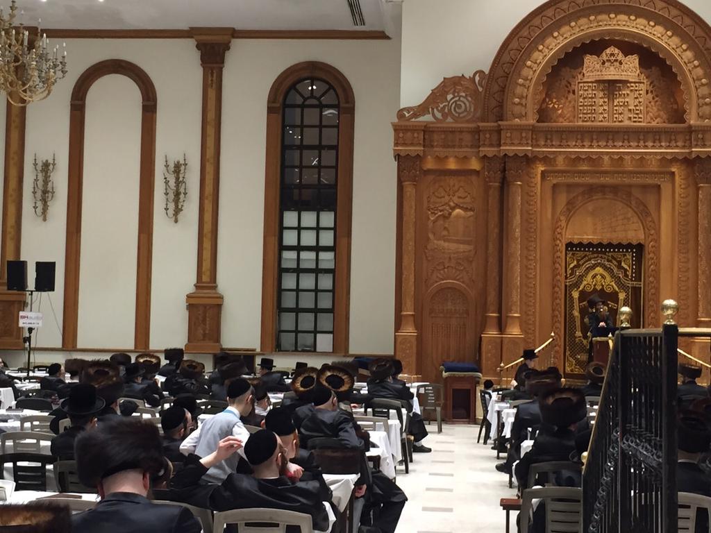 BNHaudio's tweet photo. Lest night again in skver shul doing sound for hundreds. http://t.co/vIy4FhJD7v
