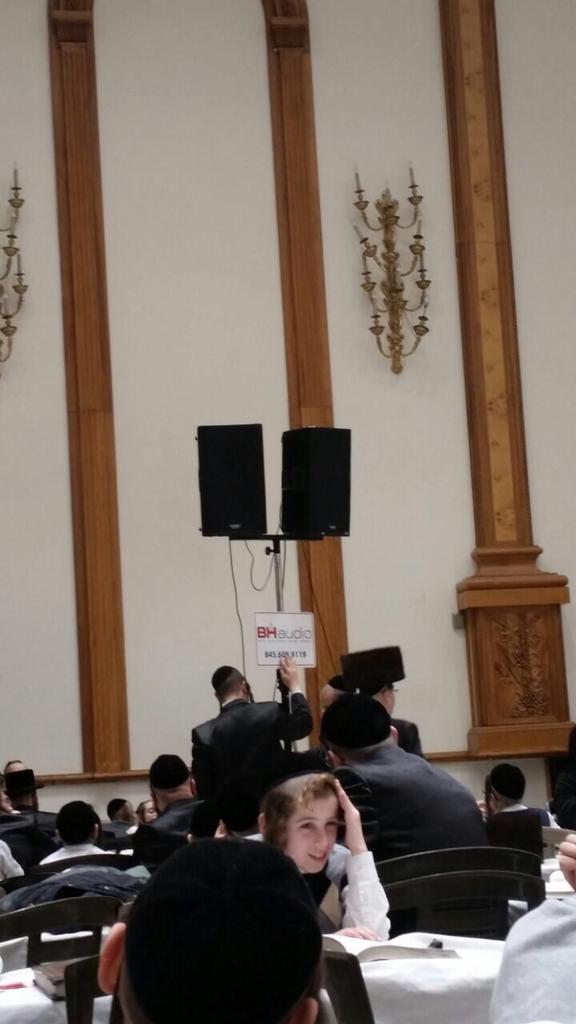 BNHaudio's tweet photo. Lest night again in skver shul doing sound for hundreds. http://t.co/vIy4FhJD7v