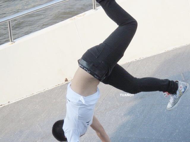 clumsyibo's tweet photo. PUTIIIIHHHH #tahannapsutante #dedeksiam #CaptainChonlathorn #BabyCT #lovesicktheseries http://t.co/xFmUgNuA1Y