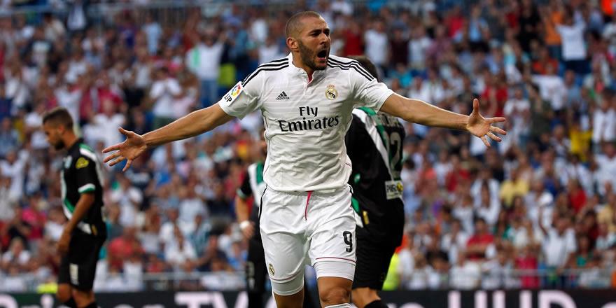 ceacerorosell's tweet photo. Mi jugador del Real Madrid es Benzema. Descubre el tuyo en http://t.co/6hn0ye9ENj http://t.co/SpUOORZunR