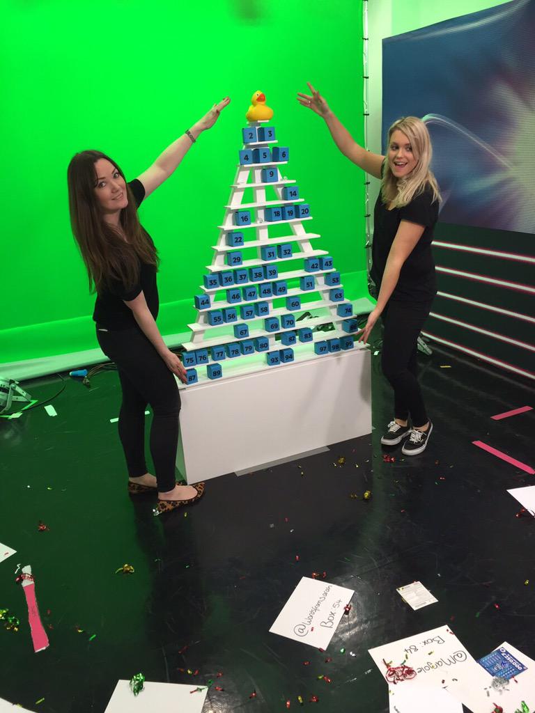 TNLUK's tweet image. For those of you not watching the live stream you should really join us! youtu.be/Xrc1nM0nZRs #BlueBoxPlease