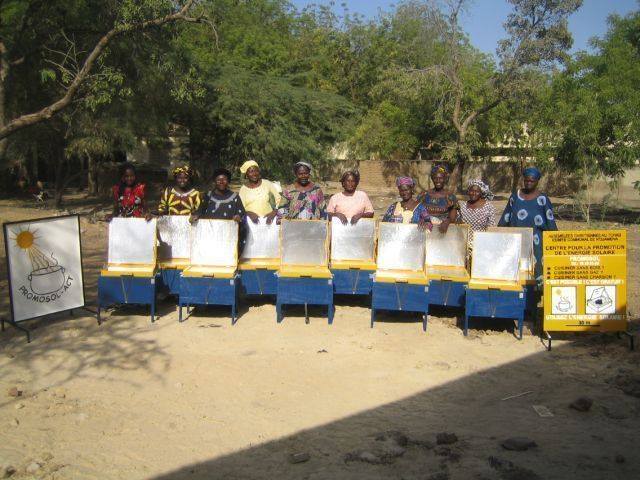 ITNgato's tweet photo. Cette semaine, I&T recoit l'equipe #PROMOSOL #TCHAD. Restez a l'ecoute sur NFM 89.6 http://t.co/P6u2ujYK51