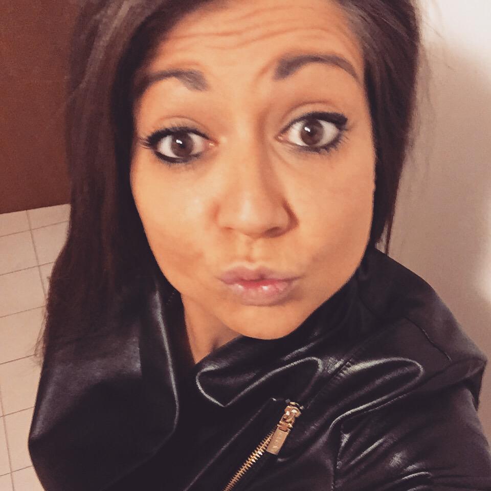francygube's tweet photo. #selfieintelligenti #fattelounselfieognitanto #paiaza http://t.co/g45J9i3dbP