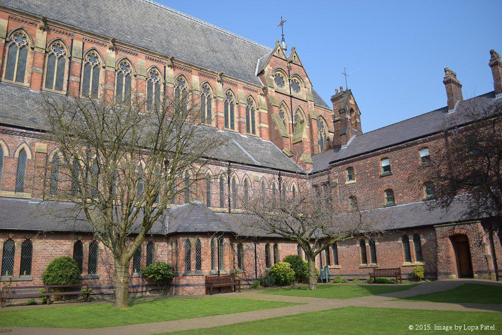 Visit to the @GortonMonastery in #Manchester this morning. Thanks for the splendid tour @davidickinson. @alumniUoM