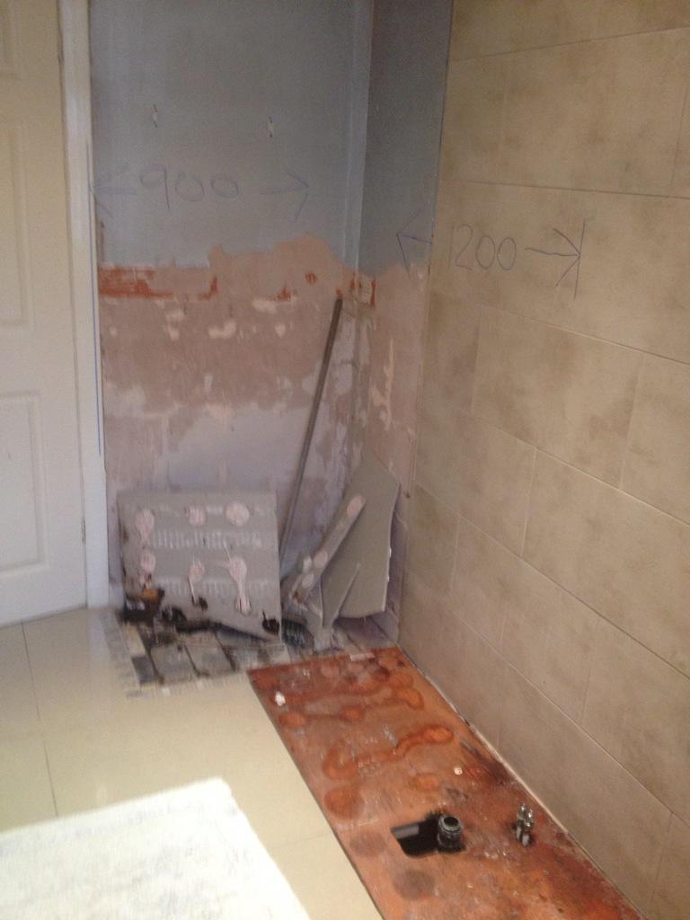 redlinedevelop1's tweet photo. #Bathroom rip out, plastered, new covings, and re-arranged To accommodate large shower unit.

http://t.co/gf9OeH0CKa http://t.co/53Fw7Eij6S