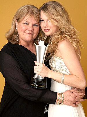 shakeitmondler's tweet image. #PrayForAndreaSwift