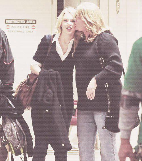 KotovaKotova's tweet image. #WeLoveYouMamaSwift #PrayforAndreaSwift