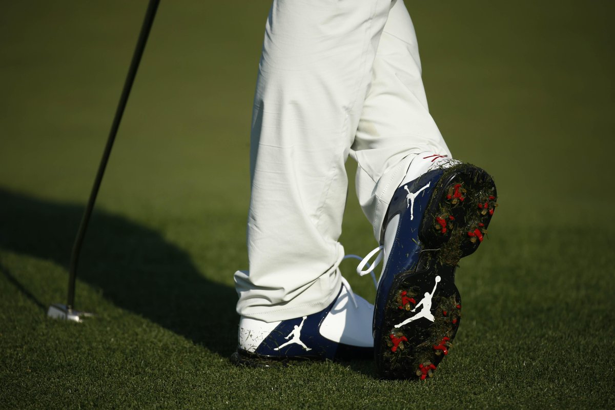 PGAAmateurGolf's tweet photo. Be like Mike? Or @Keegan_Bradley. #TheMasters http://t.co/VLkYjTs7gm