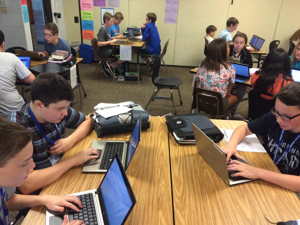 Imagine31Team's tweet photo. Team Imagine getting work done #CYOClandzone #CYOC http://t.co/17KKzotWWo