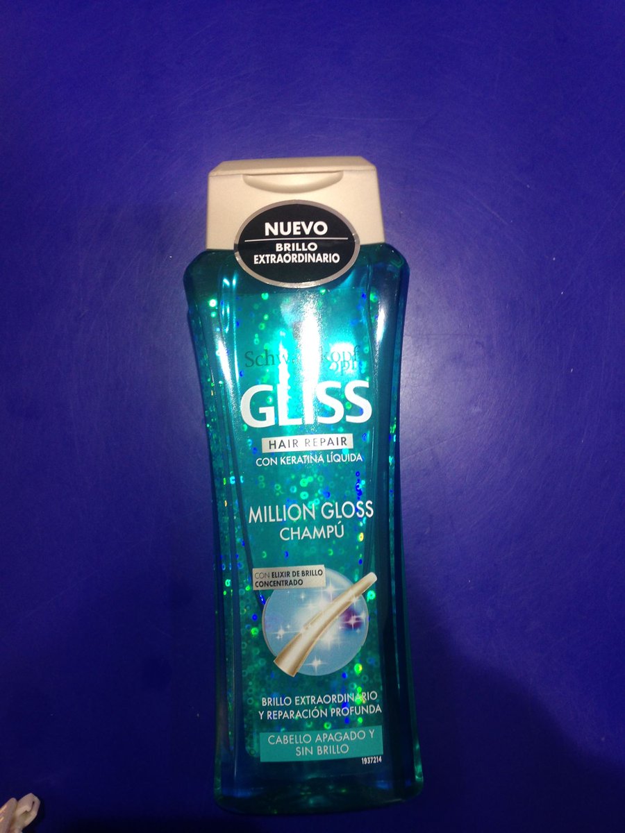 SSirope's tweet photo. Por fin tengo #MillionGloss !!! No hace ni 10 minutos que lo tengo y ya necesito probarlo, a por el brillo! #YoBrillo http://t.co/xwZYldXOAW
