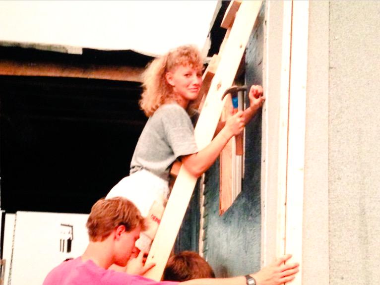 DIYMatthews's tweet photo. #tbt My first renovation, circa 1988... OMG! #thatsnotaperm http://t.co/zWecOs4Awf