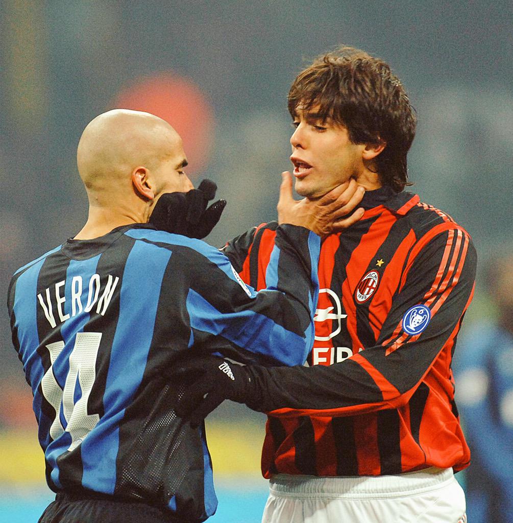 VintageFooty on Twitter: "Veron vs Kaka in the Milan Derby http://t.co/cOmIo82nu7"