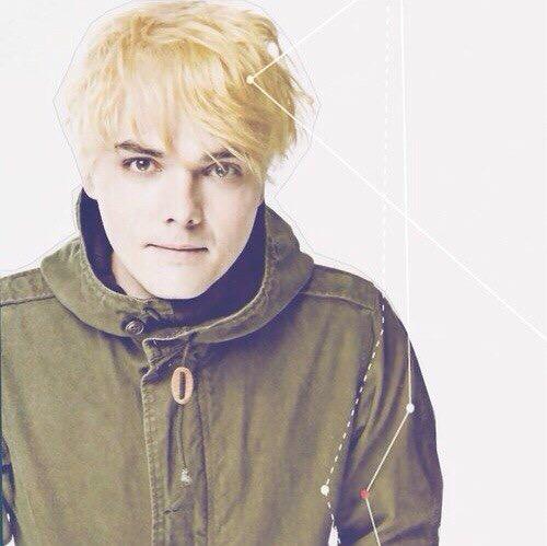  Happy Birthday dear Gerard Way  We love you                  you are the best 