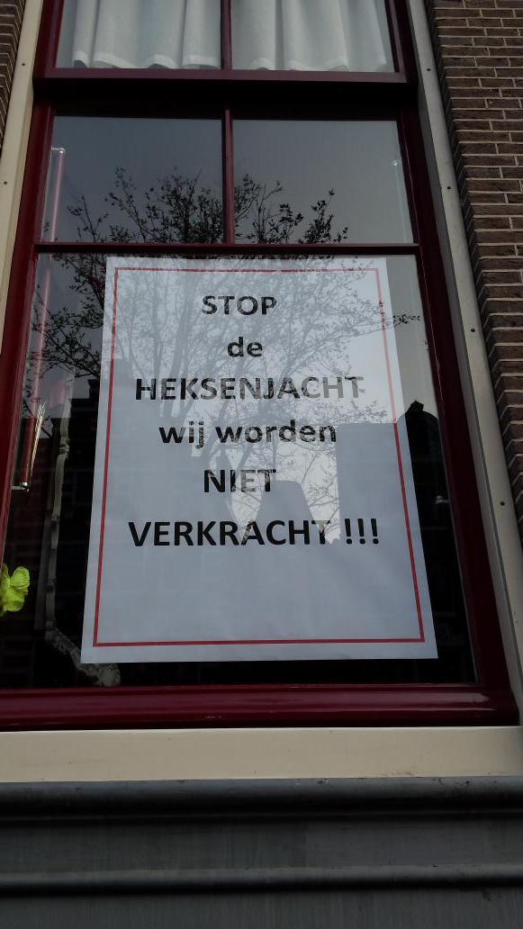 sekswerk_info's tweet photo. #prostitutie #soaaids @PROUDnl  #Sekswerk Veel bekijks!. Bijna bij de burgervader. #vanderLaan @PubliekeOmroep http://t.co/1WnG002PDP