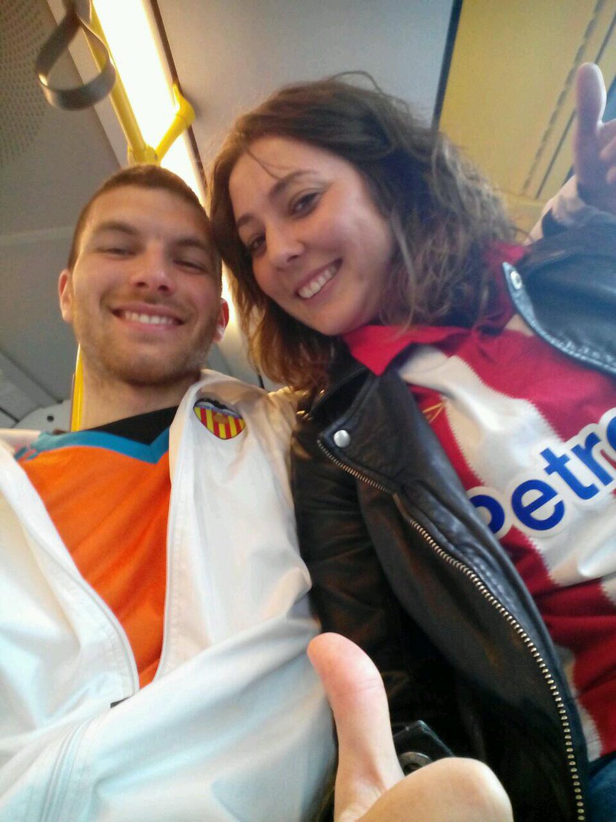 gollumpio's tweet photo. "@aitorchino: a SanMamés a ver a mi @valenciacf.AMUNT"#athleticVCF @nereaners
@iagoherrerin13 suerte!q gane el mejor! http://t.co/MxppSvHGHT