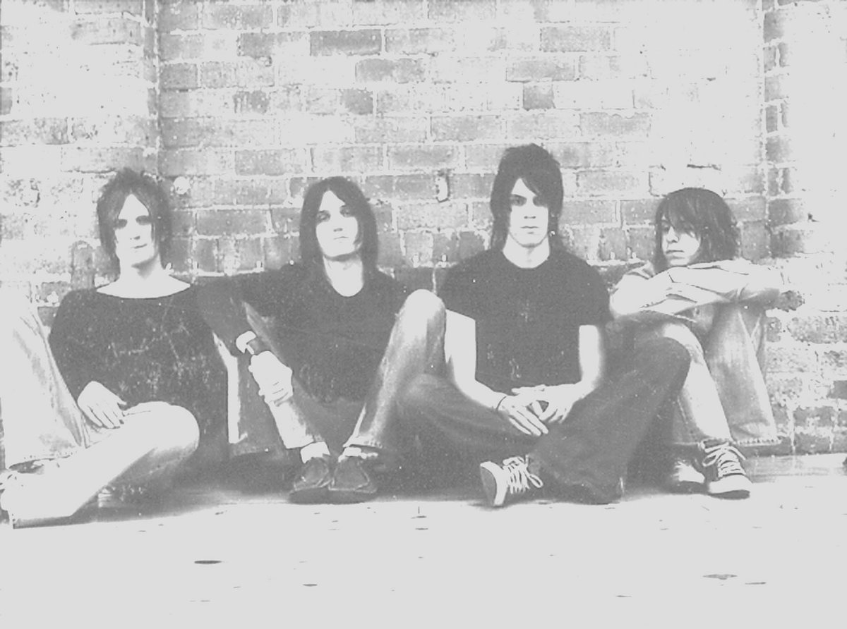 PVVSheff's tweet photo. Lyca Sleep. One of the finest bands Yorkshire has ever seen.
#lycasleep #exitcalm #twoskies #dreampop #shoegaze http://t.co/cavfXItJmB
