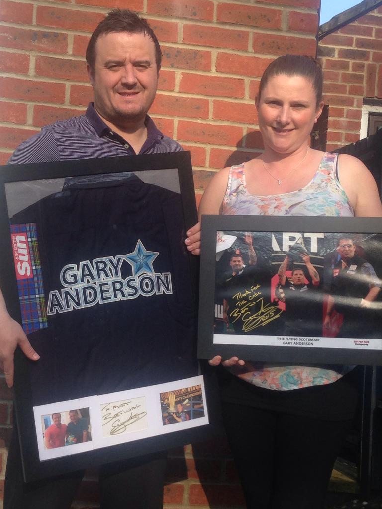 ByGeorgeCakeCo's tweet photo. @GaryAnderson180  huge thanks to Gary and Rachel for our gifts last weekend. Chuffed. #LoveTheDarts #Cake #chuffed http://t.co/EKSSFwXiTo