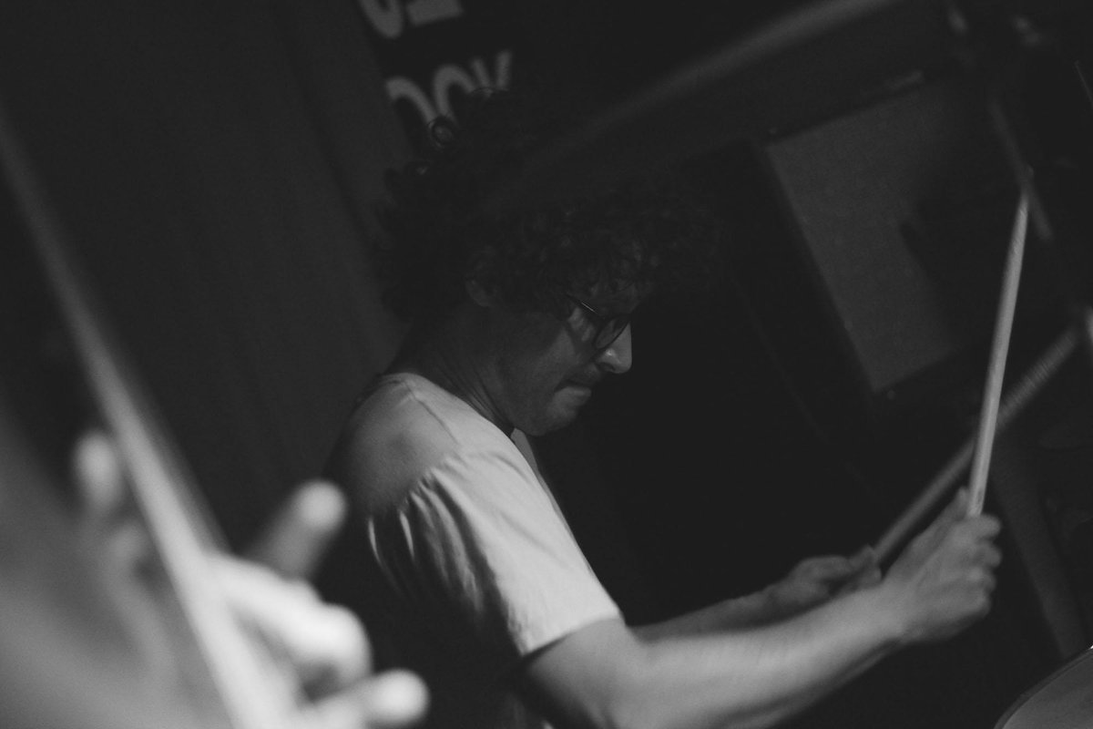 RTezla's tweet photo. En marzo @Betunizer y Afilador tocaron en Madrid. Las fotos salen ahora. Montó @giradiscos.
http://t.co/KHnlgDEqoJ http://t.co/HcElL0upzN