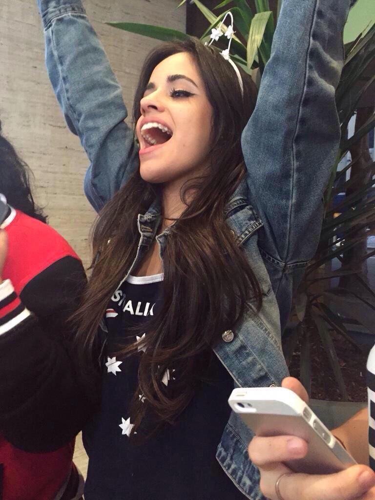 Camila (@freelcve) on Twitter photo 