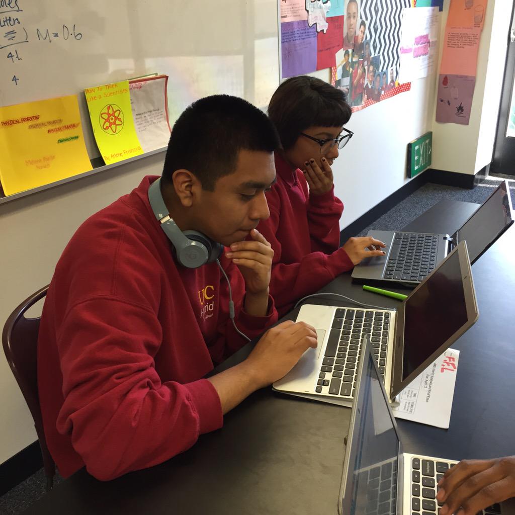 BroadFoundation's tweet photo. We're visiting the amazing @USCHybridHigh this morning. Students drive their own learning here every day! http://t.co/SeSylV2Kkv
