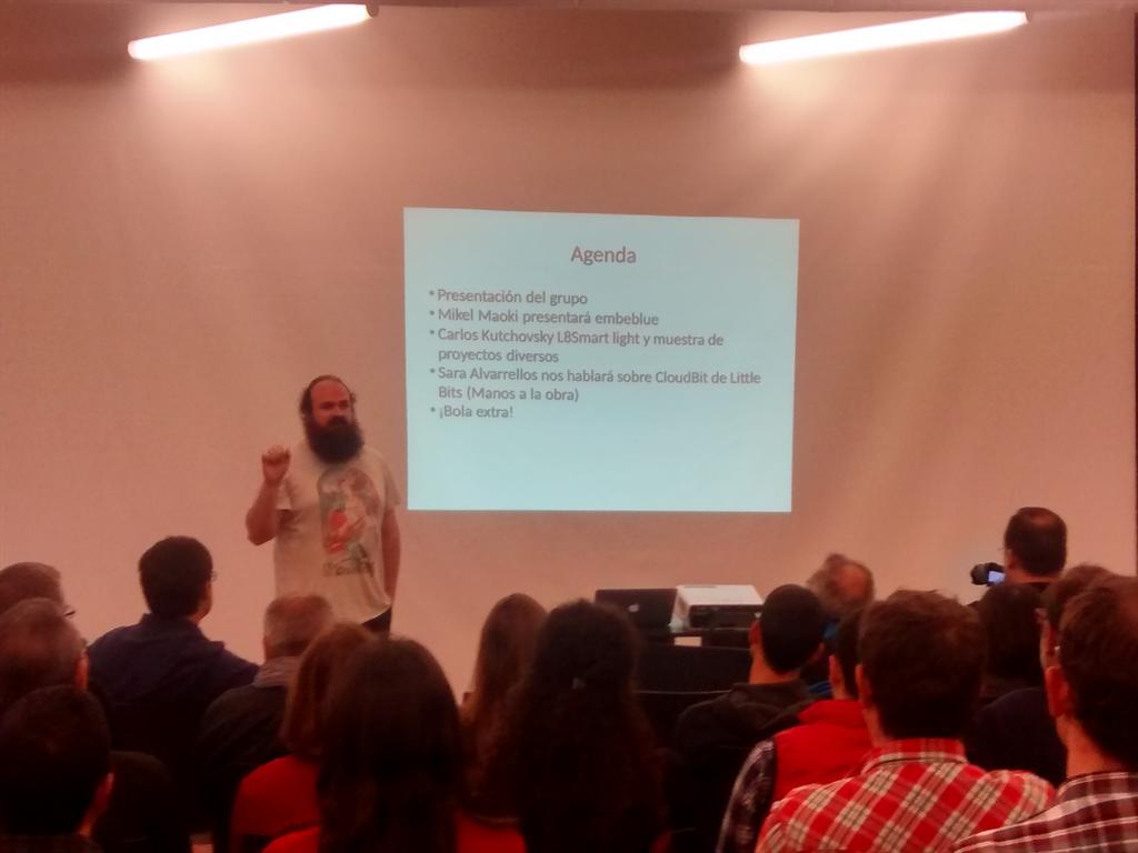 César <a href="/elsatch/">elsatch</a>  starting the <a href="/IoTMadrid/">Iot Madrid</a> meetup. Today's agenda: <a href="/Embeblue/">Embeblue</a> <a href="/L8SmartLight/">L8 SmartLight</a> <a href="/trecedejunio/">Paola🍍.</a> #IoTDay