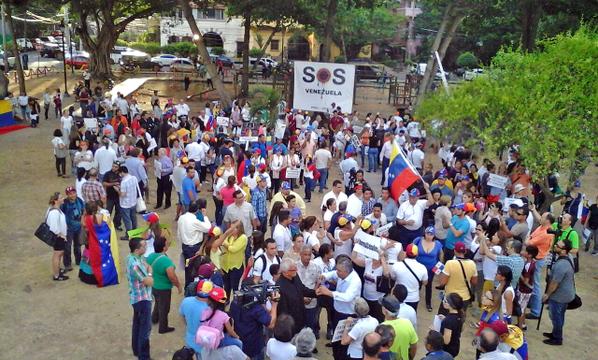 arbstaking's tweet photo. #9A Venezolanos alzaron su voz durante la cumbre de las Americas en Panama #360ucv http://t.co/SRqm3tIKls