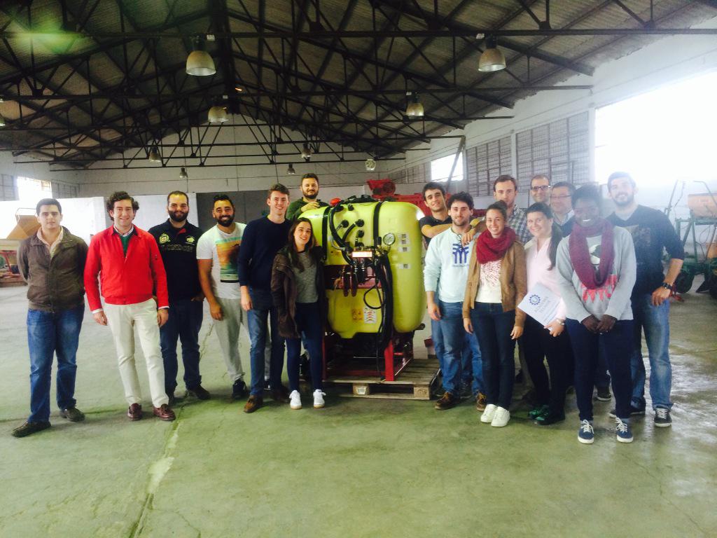 MaqETSIA's tweet photo. Buen día de prácticas en MAQ de tratamiento Fitosanitarios. ETSIA de la Univ. De Sevilla @unisevilla @ETSIA_DA http://t.co/7bWYQnZCnO