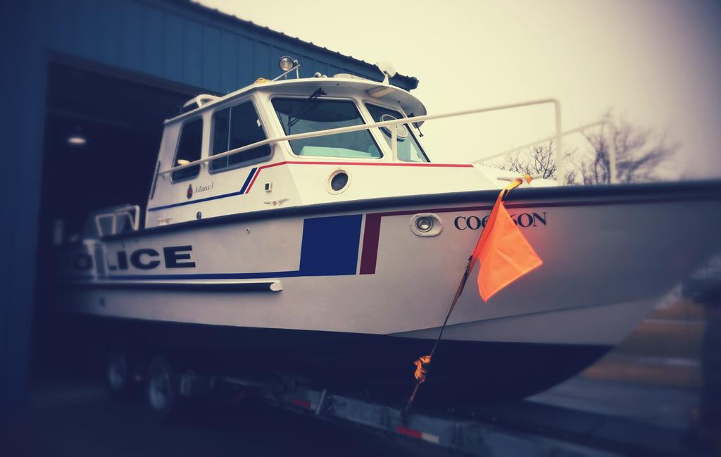 HPSMarine's tweet photo. After our long winter, it's finally boat launch day! #HamOnt @HamiltonPolice @HamiltonPort @cityofhamilton #BoatCop http://t.co/iZwTZQU7BO