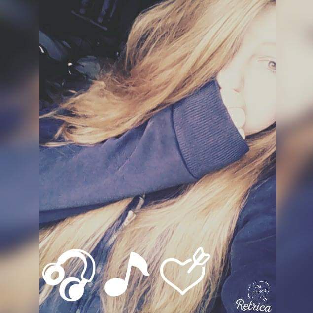 FloHazza's tweet photo. ��🎹🎵📼📀🎫 http://t.co/3kbTPFGIlT