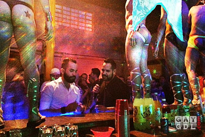 evento en voltio bar http://t.co/mp7EVpURBI<a href="/tag/ass"class="tags"><span>#ass</span></a><a href="/tag/actorporno"class="tags"><span>#actorporno</span></a>
