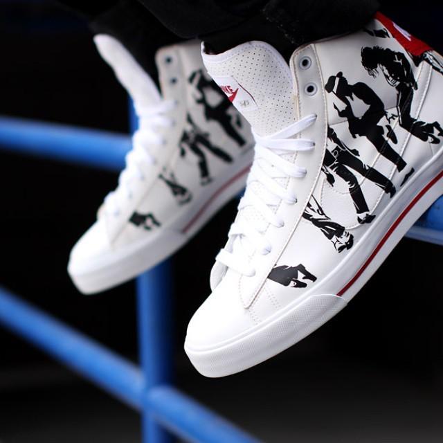 CustomSwaves's tweet image. #tbt Wish I had made a pair of these for myself... A personal favorite. 
#freehand #notape #swaves #michaeljackson …