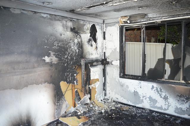 FRNSW's tweet image. A portable butane cooker exploded in a #Doonside bdrm o/night. #Fire exting'd by #FRNSW on.fb.me/1OfLrR2