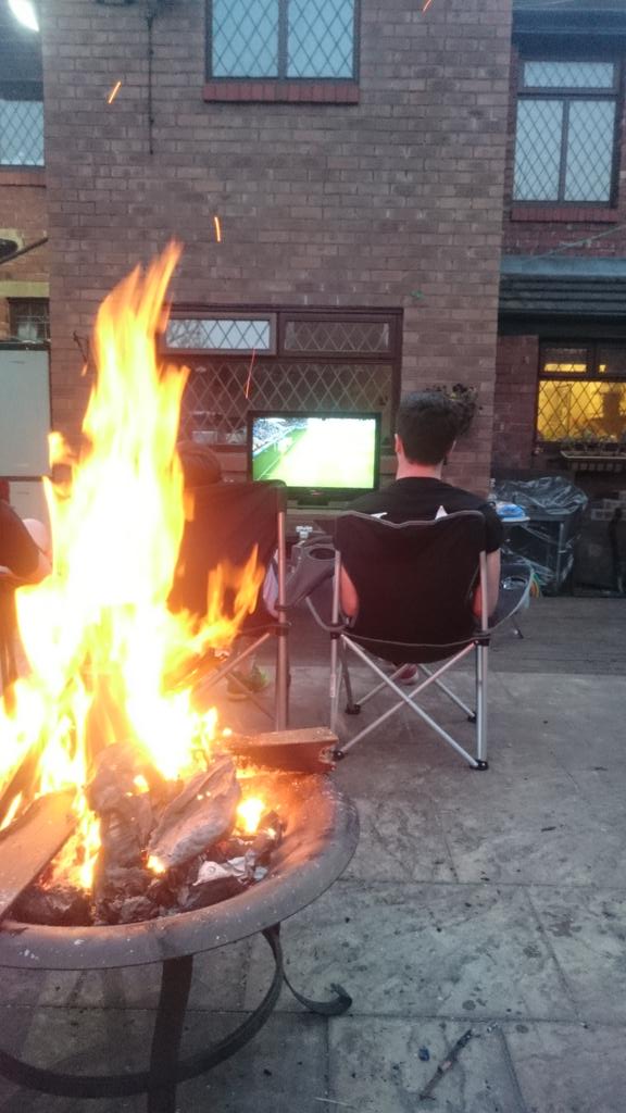 Bennettlynesam's tweet photo. @TheLadBible #fifasetup http://t.co/BgIdp5OW09