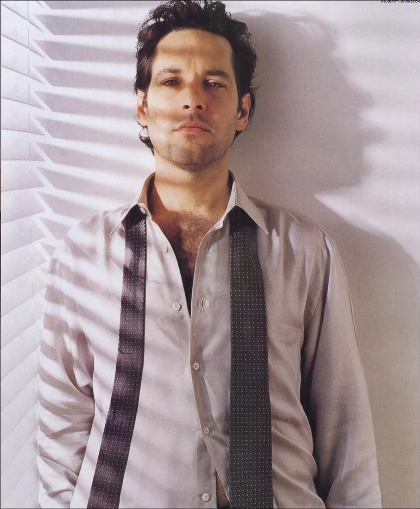 This is 3 days late but happy late birthday to Paul Rudd 