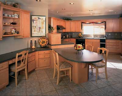 LA_Kitchen_Bath's tweet image. Tip: Peninsula dining on an angle leaves the kitchen triangle clear.  #cabinetry #visiondesign #lifestyle #loangeles