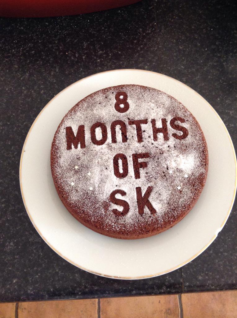 caitrionax's tweet photo. @erhello Do you like the cake I made for the boys??ππ #8monthsofstereokicks http://t.co/XHa2Lbneuf
