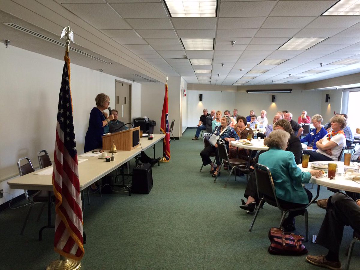 RepDianeBlack's tweet image. Gave an update about House-passed #budget, permanent #DocFix, &amp;amp; #TaxReform today at #Crossville Noon Rotary. #TN06